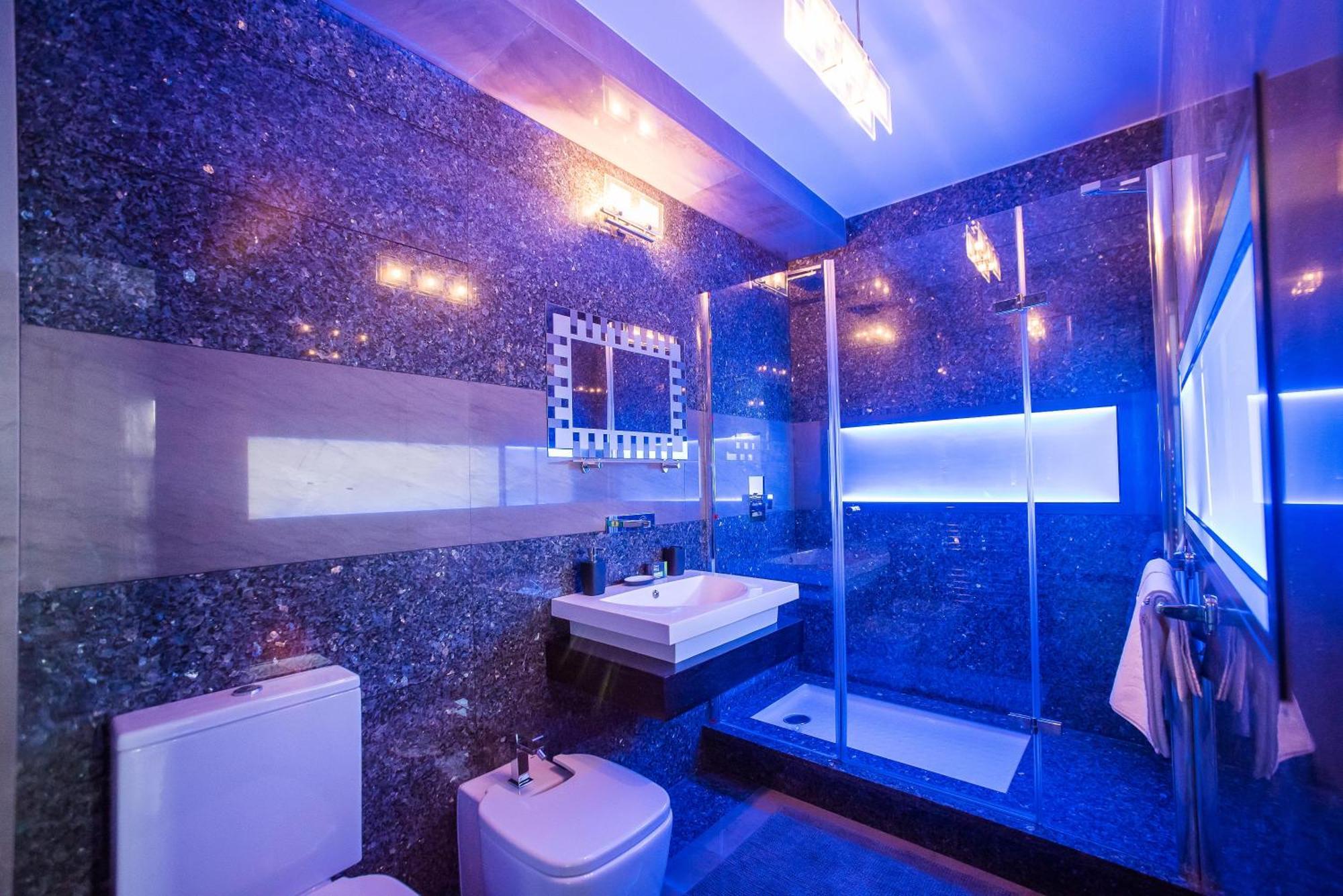Simple Rooms Self Check In Бухарест Экстерьер фото