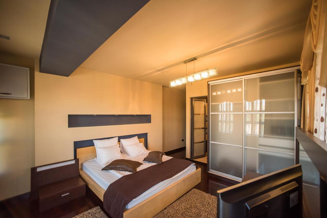 Simple Rooms Self Check In Бухарест Экстерьер фото